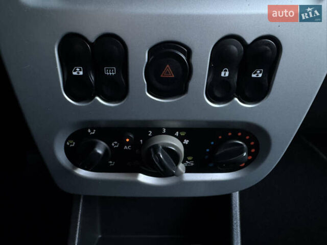 Синий Дачия Сандеро, объемом двигателя 1.6 л и пробегом 118 тыс. км за 5450 $, фото 26 на Automoto.ua