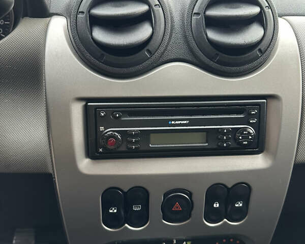 Синій Дачія Sandero, об'ємом двигуна 1.2 л та пробігом 160 тис. км за 4650 $, фото 27 на Automoto.ua