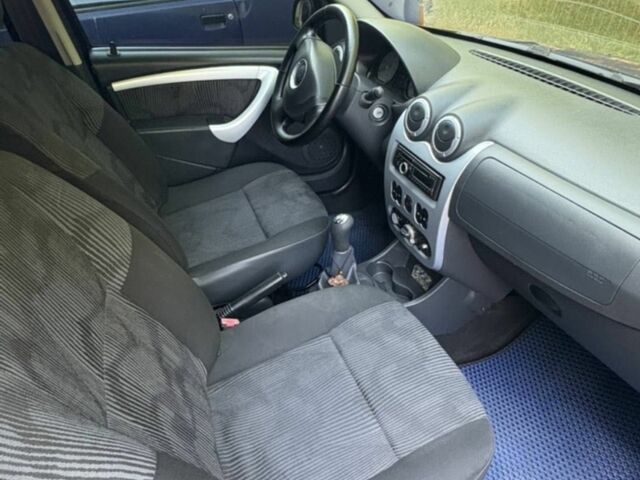 Синий Дачия Сандеро, объемом двигателя 1.1 л и пробегом 196 тыс. км за 3999 $, фото 5 на Automoto.ua