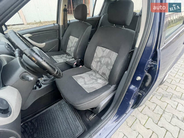 Синий Дачия Сандеро, объемом двигателя 1.2 л и пробегом 173 тыс. км за 3700 $, фото 15 на Automoto.ua