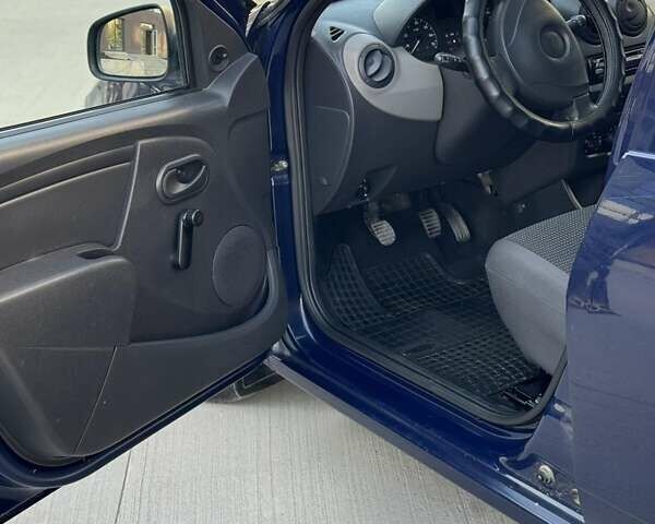 Синій Дачія Sandero, об'ємом двигуна 1.15 л та пробігом 177 тис. км за 3800 $, фото 13 на Automoto.ua