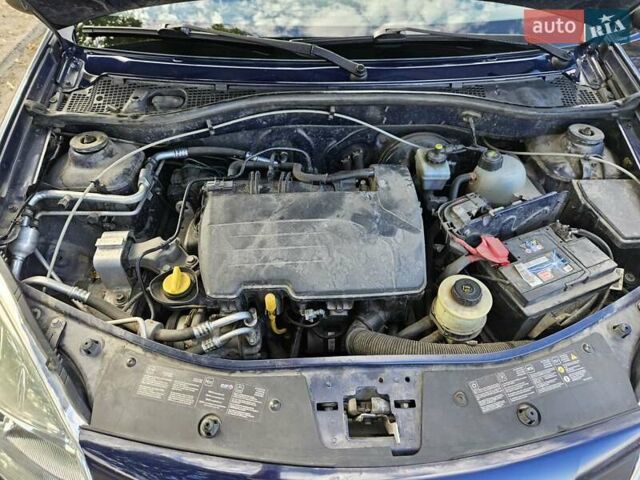 Синій Дачія Sandero, об'ємом двигуна 1.2 л та пробігом 154 тис. км за 3900 $, фото 13 на Automoto.ua