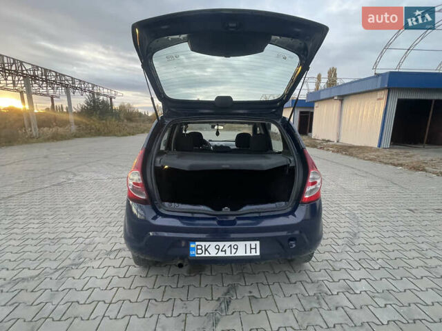 Синий Дачия Сандеро, объемом двигателя 1.2 л и пробегом 173 тыс. км за 3700 $, фото 20 на Automoto.ua