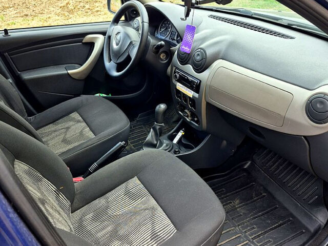 Синий Дачия Сандеро, объемом двигателя 1.1 л и пробегом 136 тыс. км за 4500 $, фото 3 на Automoto.ua