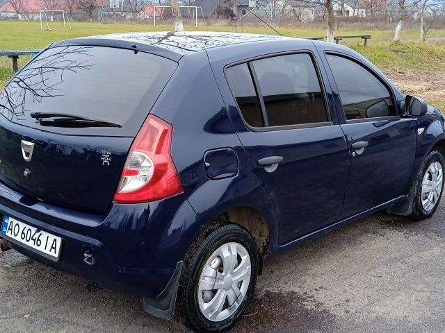 Синий Дачия Сандеро, объемом двигателя 1.1 л и пробегом 154 тыс. км за 4000 $, фото 4 на Automoto.ua