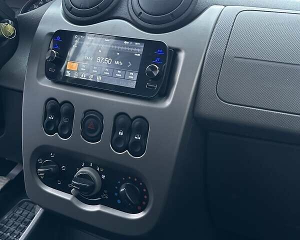 Синий Дачия Сандеро, объемом двигателя 1.2 л и пробегом 135 тыс. км за 4600 $, фото 22 на Automoto.ua