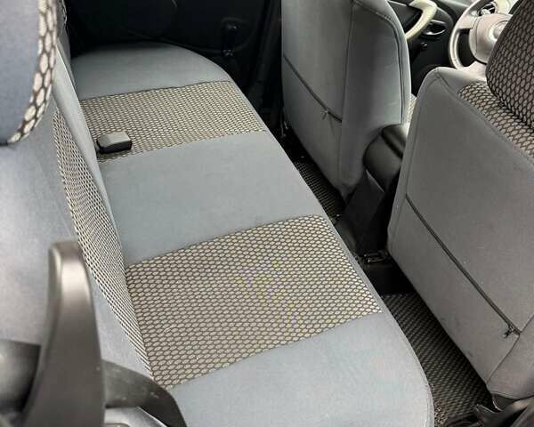 Синій Дачія Sandero, об'ємом двигуна 1.2 л та пробігом 124 тис. км за 4999 $, фото 26 на Automoto.ua