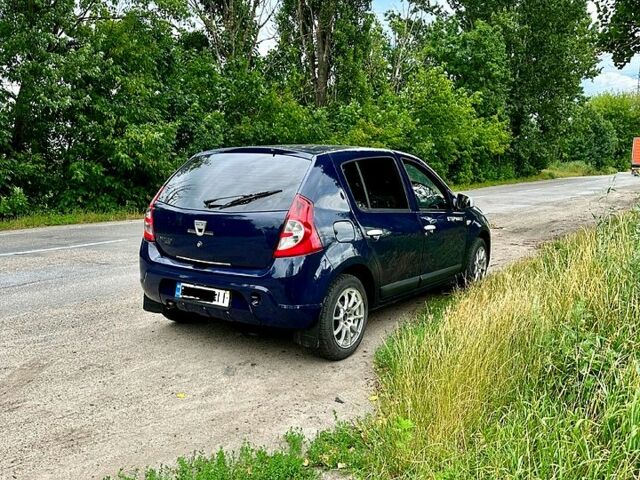 Синий Дачия Сандеро, объемом двигателя 1.4 л и пробегом 167 тыс. км за 4400 $, фото 2 на Automoto.ua