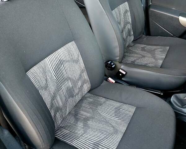 Дачия Сандеро 2011 в Тростянец на Automoto.ua Синий Дачия Сандеро, объемом двигателя 1.2 л и пробегом 189 тыс. км за 4600 $, фото 29 на Automoto.ua