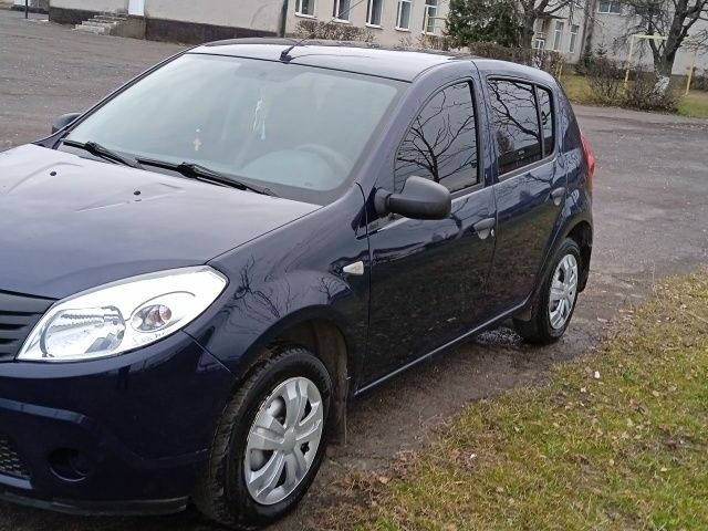 Синий Дачия Сандеро, объемом двигателя 1.1 л и пробегом 154 тыс. км за 4000 $, фото 2 на Automoto.ua