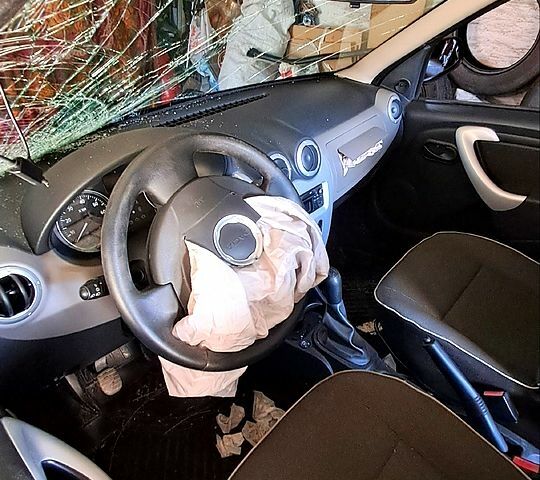 Синий Дачия Сандеро, объемом двигателя 1.2 л и пробегом 108 тыс. км за 1500 $, фото 3 на Automoto.ua