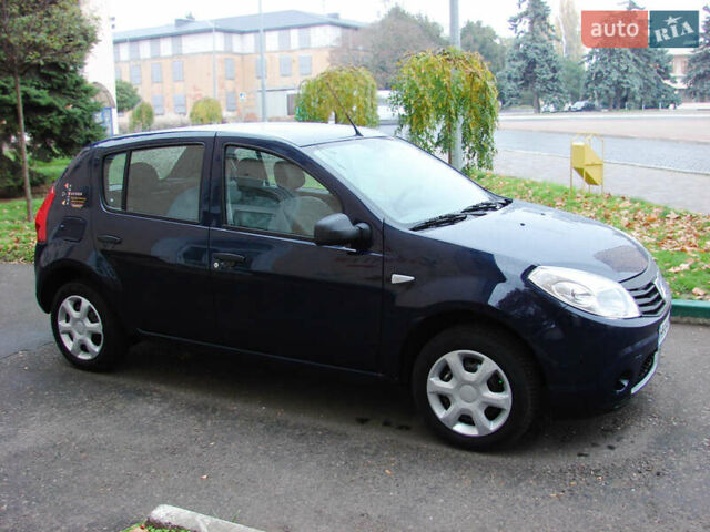 Синий Дачия Сандеро, объемом двигателя 1.15 л и пробегом 154 тыс. км за 4500 $, фото 1 на Automoto.ua