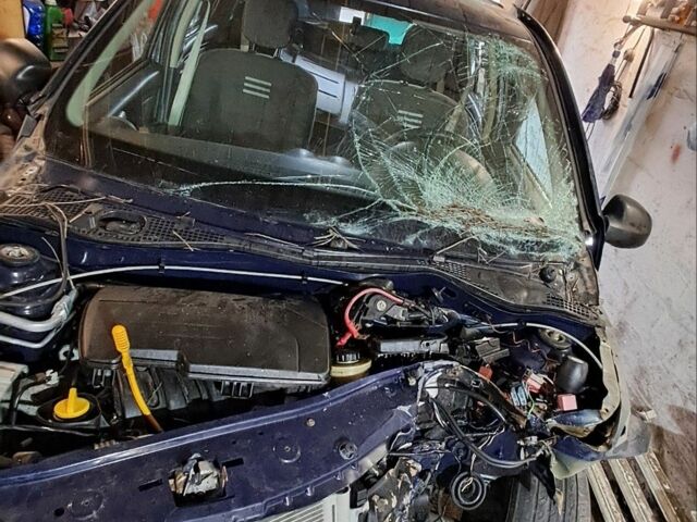 Синий Дачия Сандеро, объемом двигателя 1 л и пробегом 108 тыс. км за 1041 $, фото 7 на Automoto.ua