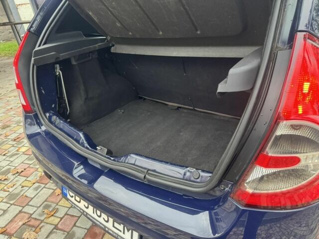 Дачія Sandero 2012 у Пирятине на Automoto.ua Синій Дачія Sandero, об'ємом двигуна 1.1 л та пробігом 208 тис. км за 3750 $, фото 14 на Automoto.ua