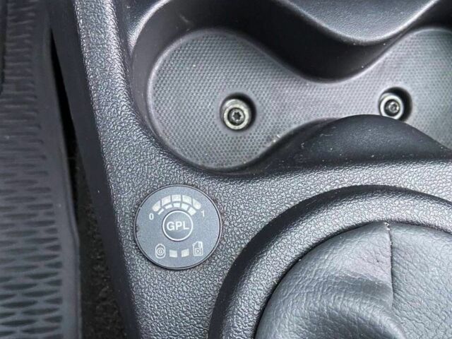 Синий Дачия Сандеро, объемом двигателя 1.2 л и пробегом 127 тыс. км за 4699 $, фото 16 на Automoto.ua