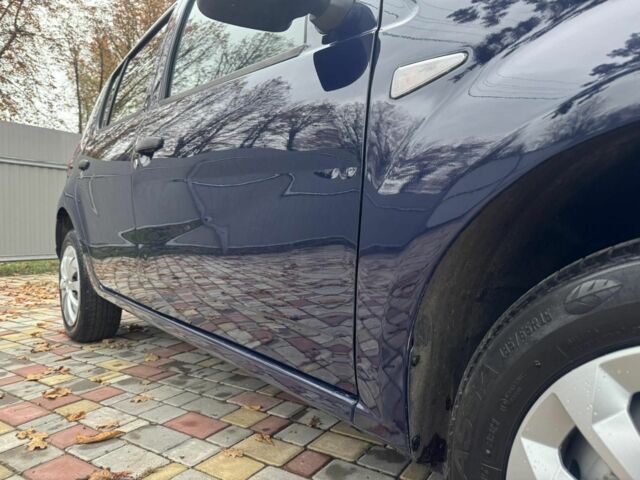 Дачія Sandero 2012 у Пирятине на Automoto.ua Синій Дачія Sandero, об'ємом двигуна 1.1 л та пробігом 208 тис. км за 3750 $, фото 6 на Automoto.ua