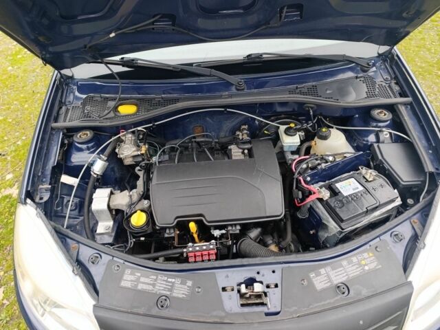 Синий Дачия Сандеро, объемом двигателя 1.2 л и пробегом 170 тыс. км за 3500 $, фото 11 на Automoto.ua