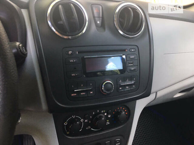 Синий Дачия Сандеро, объемом двигателя 0.9 л и пробегом 193 тыс. км за 5600 $, фото 9 на Automoto.ua