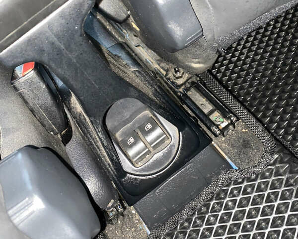 Синій Дачія Sandero, об'ємом двигуна 1.5 л та пробігом 83 тис. км за 7999 $, фото 24 на Automoto.ua