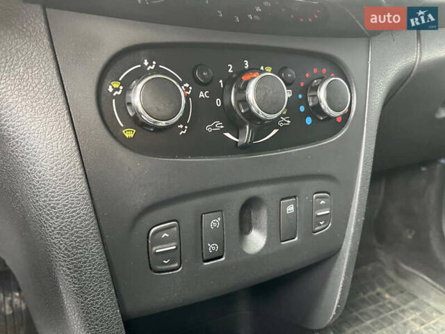 Синій Дачія Sandero, об'ємом двигуна 1.2 л та пробігом 133 тис. км за 4999 $, фото 24 на Automoto.ua