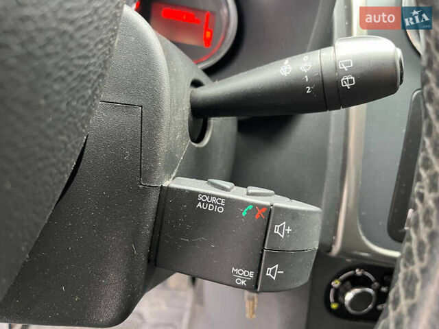 Синій Дачія Sandero, об'ємом двигуна 1.2 л та пробігом 133 тис. км за 4999 $, фото 19 на Automoto.ua