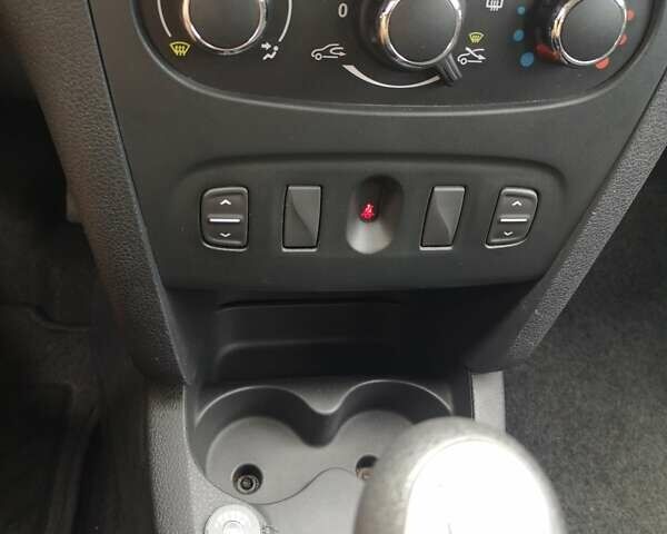Синій Дачія Sandero, об'ємом двигуна 1.15 л та пробігом 67 тис. км за 7000 $, фото 6 на Automoto.ua