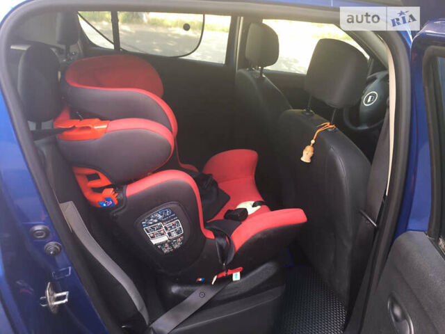 Синий Дачия Сандеро, объемом двигателя 0.9 л и пробегом 193 тыс. км за 5600 $, фото 6 на Automoto.ua