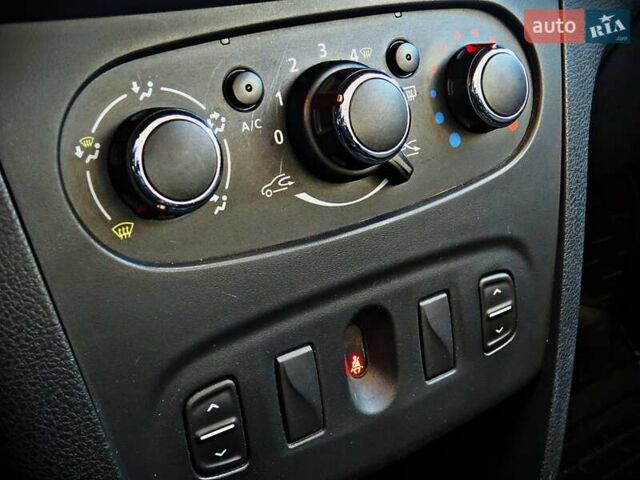 Синий Дачия Сандеро, объемом двигателя 1.15 л и пробегом 153 тыс. км за 5400 $, фото 8 на Automoto.ua