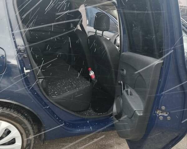 Синий Дачия Сандеро, объемом двигателя 1.2 л и пробегом 186 тыс. км за 4850 $, фото 7 на Automoto.ua