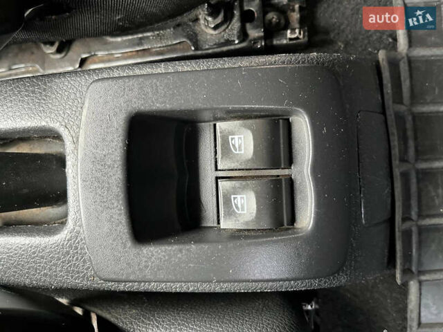 Синій Дачія Sandero, об'ємом двигуна 1.2 л та пробігом 133 тис. км за 4999 $, фото 33 на Automoto.ua