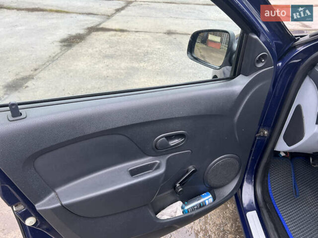 Синій Дачія Sandero, об'ємом двигуна 1.2 л та пробігом 216 тис. км за 3999 $, фото 12 на Automoto.ua