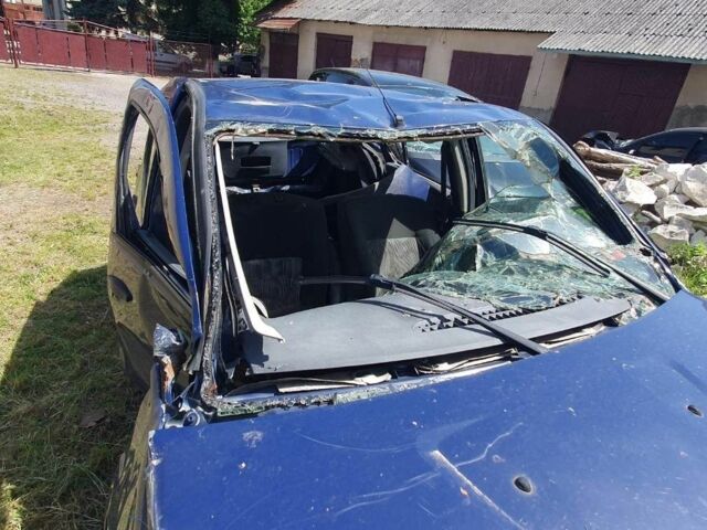 Синий Дачия Сандеро, объемом двигателя 1.1 л и пробегом 240 тыс. км за 818 $, фото 11 на Automoto.ua