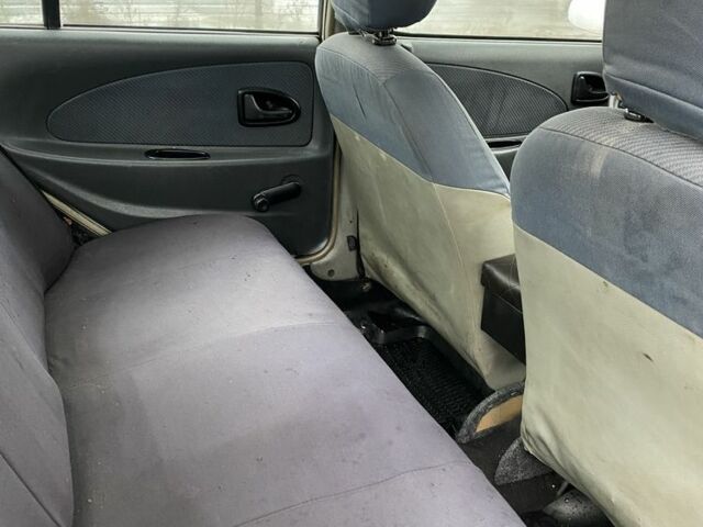 Белый Дачия Соленза, объемом двигателя 1.4 л и пробегом 300 тыс. км за 952 $, фото 10 на Automoto.ua