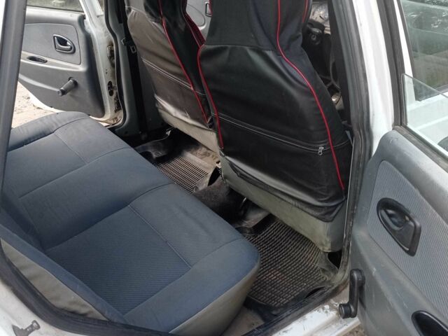 Белый Дачия Соленза, объемом двигателя 1.4 л и пробегом 280 тыс. км за 850 $, фото 4 на Automoto.ua