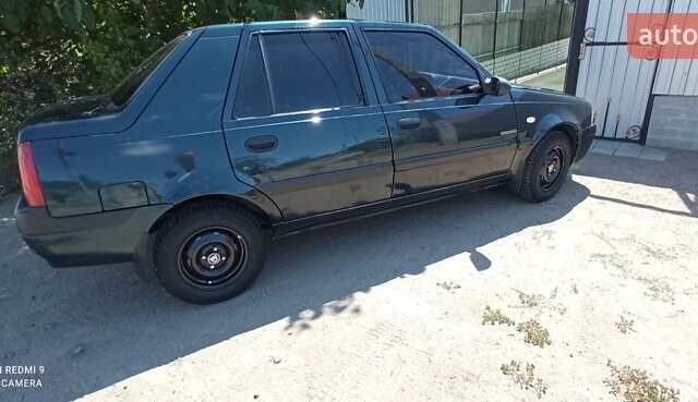 Черный Дачия Соленза, объемом двигателя 1.4 л и пробегом 146 тыс. км за 2600 $, фото 2 на Automoto.ua