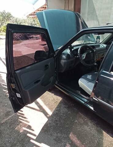 Черный Дачия Соленза, объемом двигателя 1.4 л и пробегом 146 тыс. км за 2600 $, фото 28 на Automoto.ua