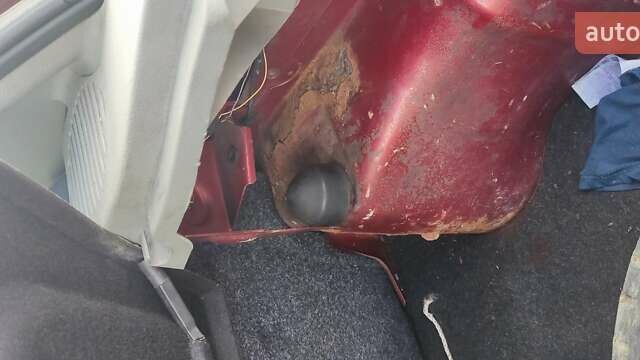 Красный Дачия Соленза, объемом двигателя 1.4 л и пробегом 160 тыс. км за 1700 $, фото 5 на Automoto.ua