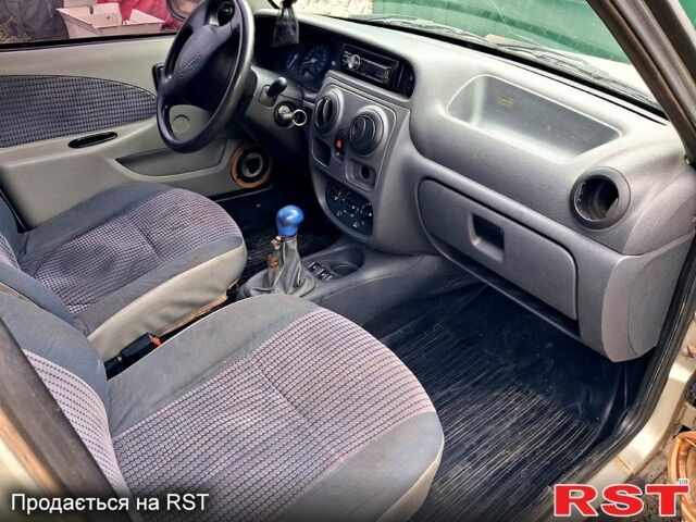 Дачия Соленза, объемом двигателя 1.4 л и пробегом 180 тыс. км за 850 $, фото 2 на Automoto.ua