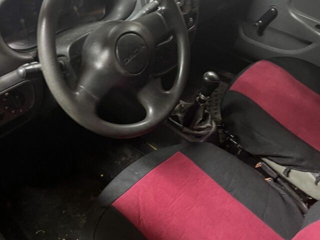 Желтый Дачия Соленза, объемом двигателя 1.4 л и пробегом 250 тыс. км за 1250 $, фото 4 на Automoto.ua