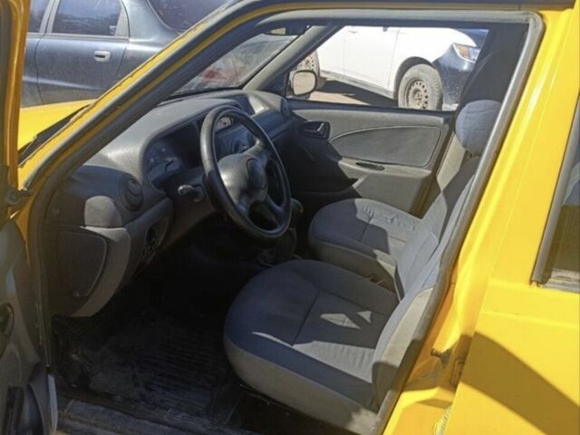 Жовтий Дачія Solenza, об'ємом двигуна 1.4 л та пробігом 270 тис. км за 1411 $, фото 4 на Automoto.ua