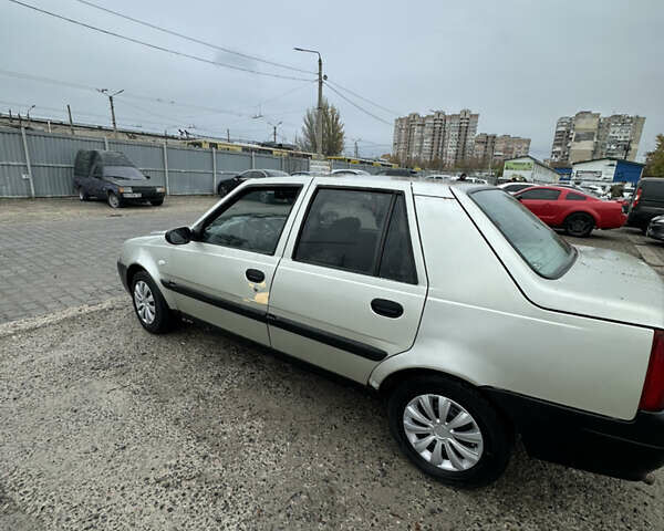 Сірий Дачія Solenza, об'ємом двигуна 1.4 л та пробігом 239 тис. км за 1600 $, фото 8 на Automoto.ua