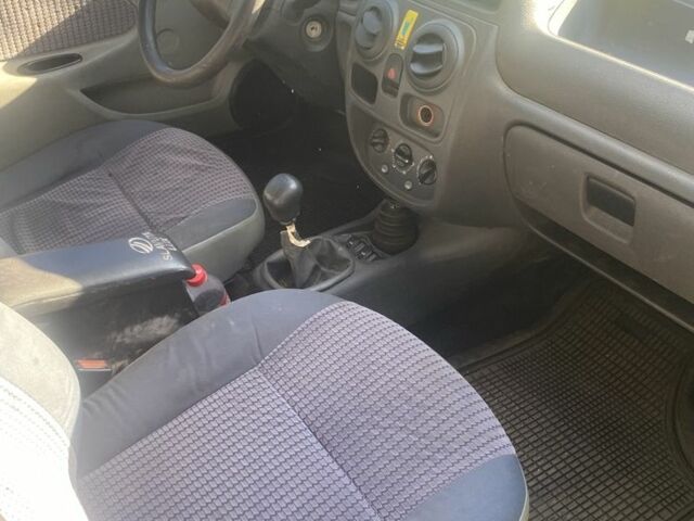 Серый Дачия Соленза, объемом двигателя 1.4 л и пробегом 240 тыс. км за 1100 $, фото 2 на Automoto.ua