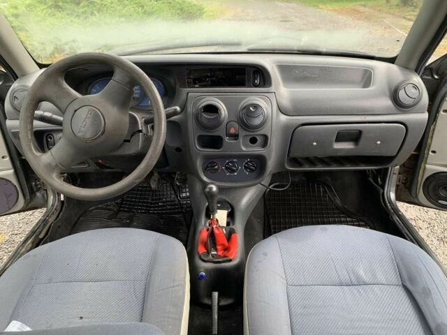 Серый Дачия Соленза, объемом двигателя 1.4 л и пробегом 250 тыс. км за 450 $, фото 5 на Automoto.ua