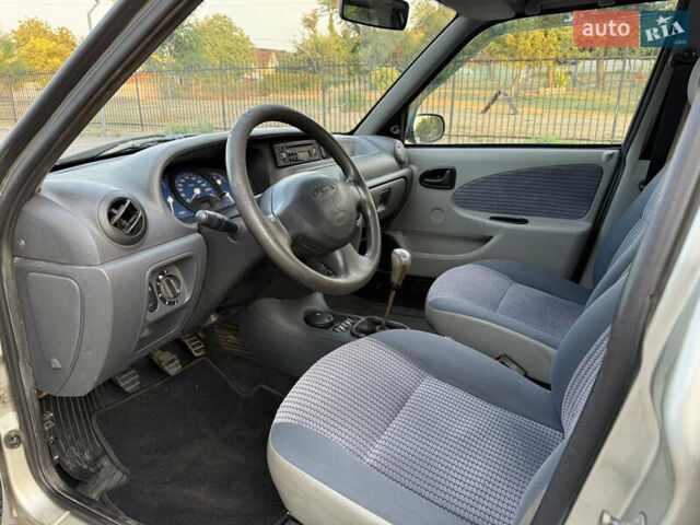Сірий Дачія Solenza, об'ємом двигуна 1.4 л та пробігом 126 тис. км за 2500 $, фото 6 на Automoto.ua