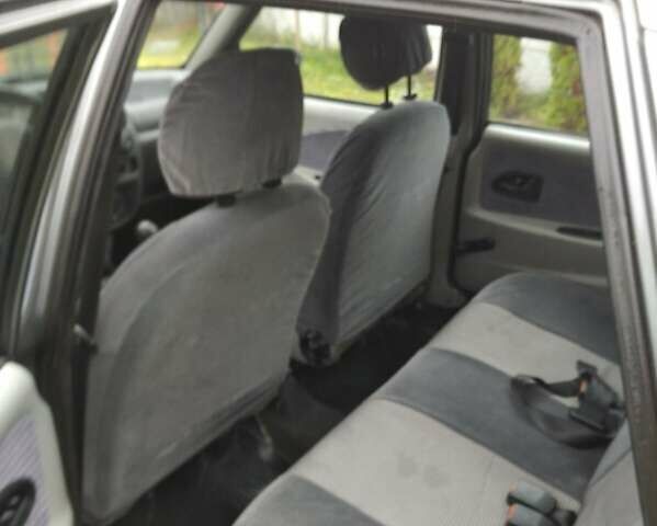 Серый Дачия Соленза, объемом двигателя 0 л и пробегом 122 тыс. км за 2000 $, фото 9 на Automoto.ua