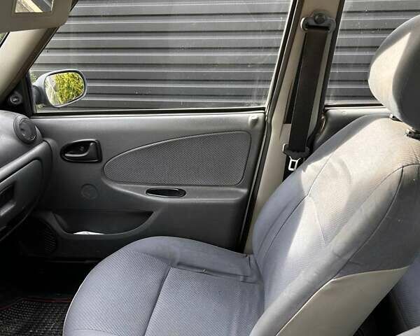 Сірий Дачія Solenza, об'ємом двигуна 0 л та пробігом 257 тис. км за 1200 $, фото 5 на Automoto.ua