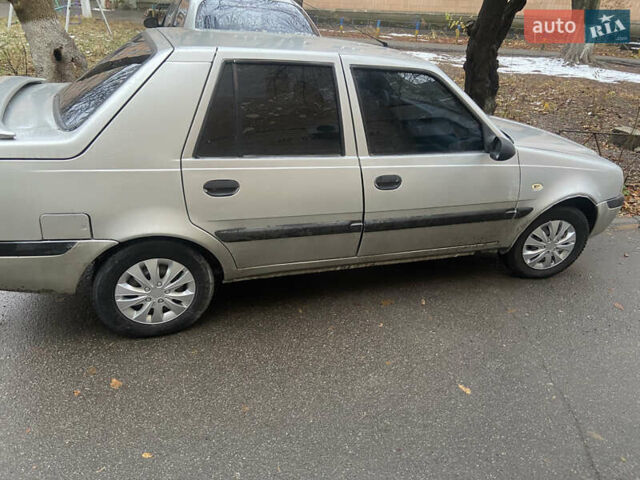 Серый Дачия Соленза, объемом двигателя 1.39 л и пробегом 183 тыс. км за 800 $, фото 4 на Automoto.ua