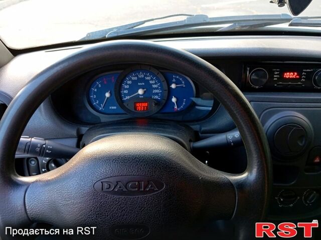 Серый Дачия Соленза, объемом двигателя 1.4 л и пробегом 169 тыс. км за 2000 $, фото 4 на Automoto.ua