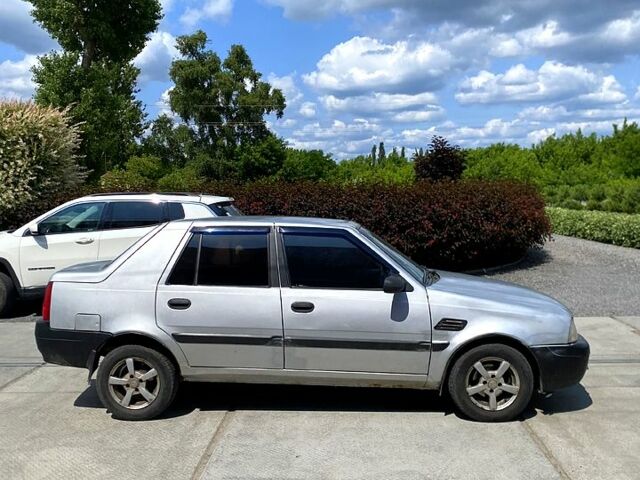 Серый Дачия Соленза, объемом двигателя 1.4 л и пробегом 242 тыс. км за 1100 $, фото 3 на Automoto.ua