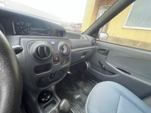 Дачия Соленза 2004 в Тячеве на Automoto.ua Синий Дачия Соленза, объемом двигателя 1.4 л и пробегом 130 тыс. км за 1400 $, фото 9 на Automoto.ua